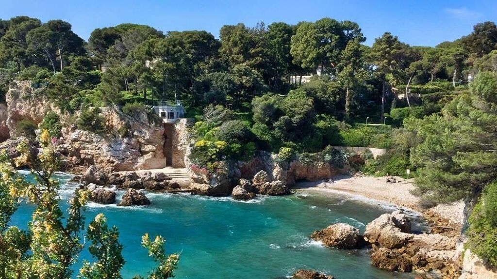 The Bay of Billionaires at Cap d'Antibes
